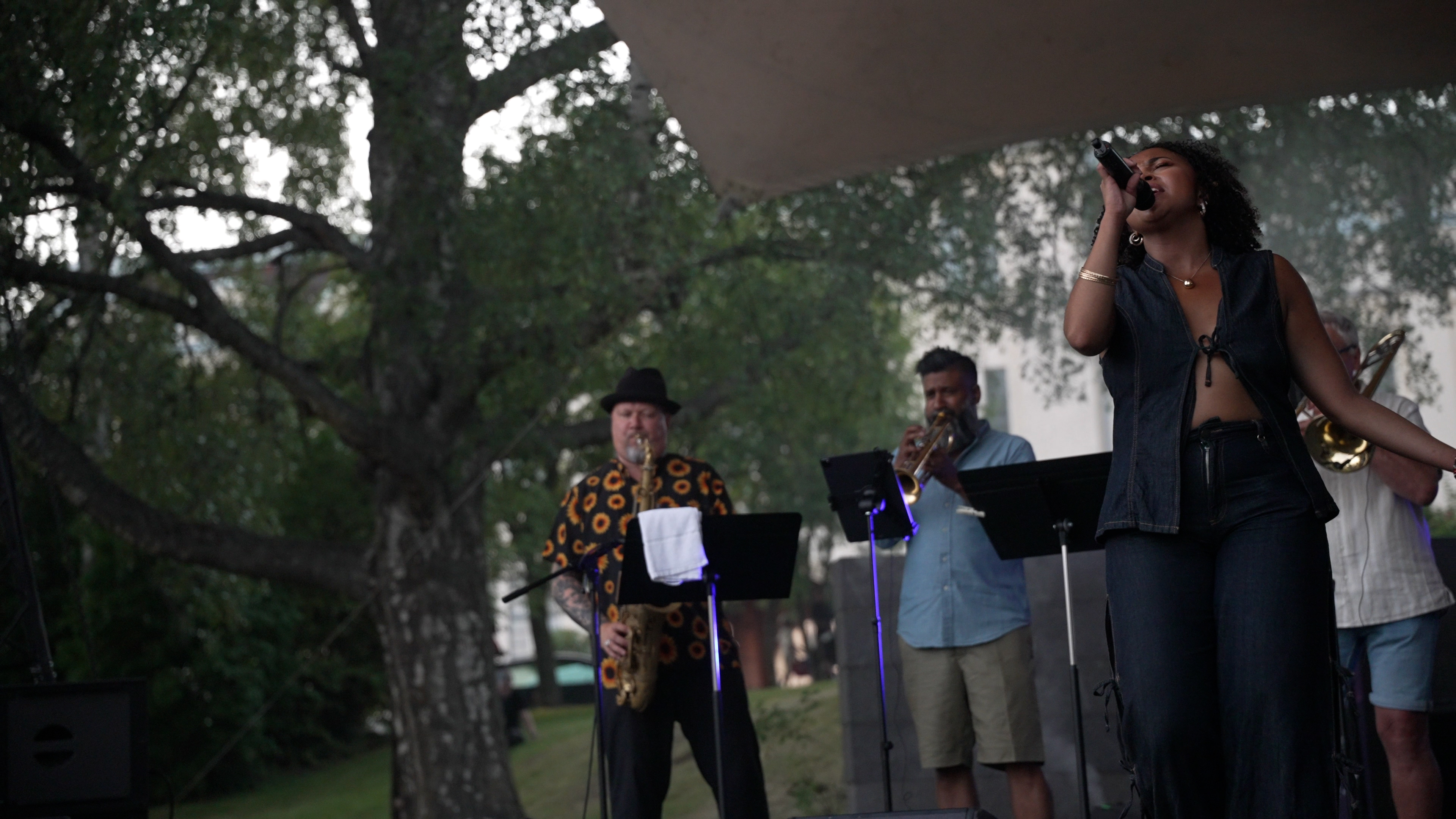 Novia Raff 4K.01 10 00 12.Still085